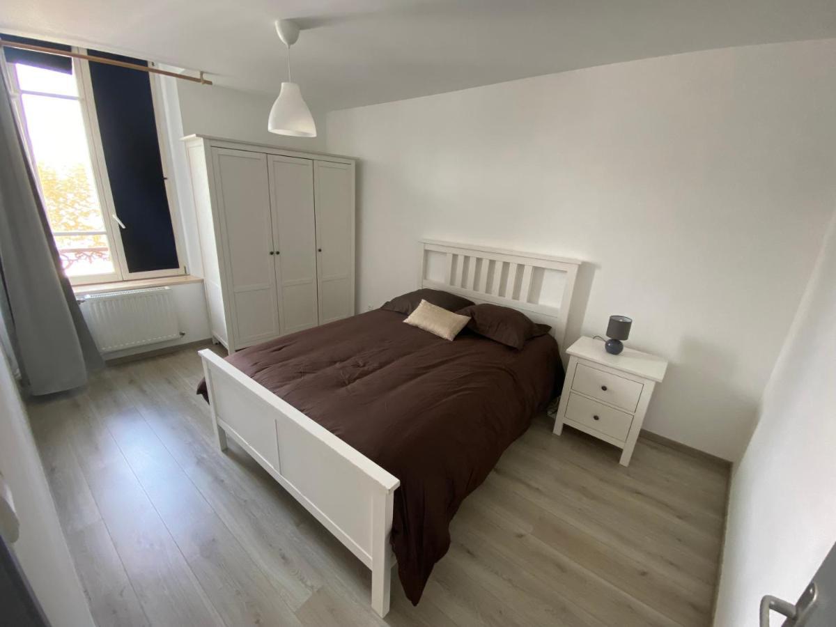 Joli Appartement Avec Parking Gratuit Sur Place Givet Eksteriør billede