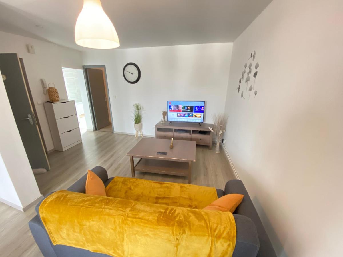 Joli Appartement Avec Parking Gratuit Sur Place Givet Eksteriør billede