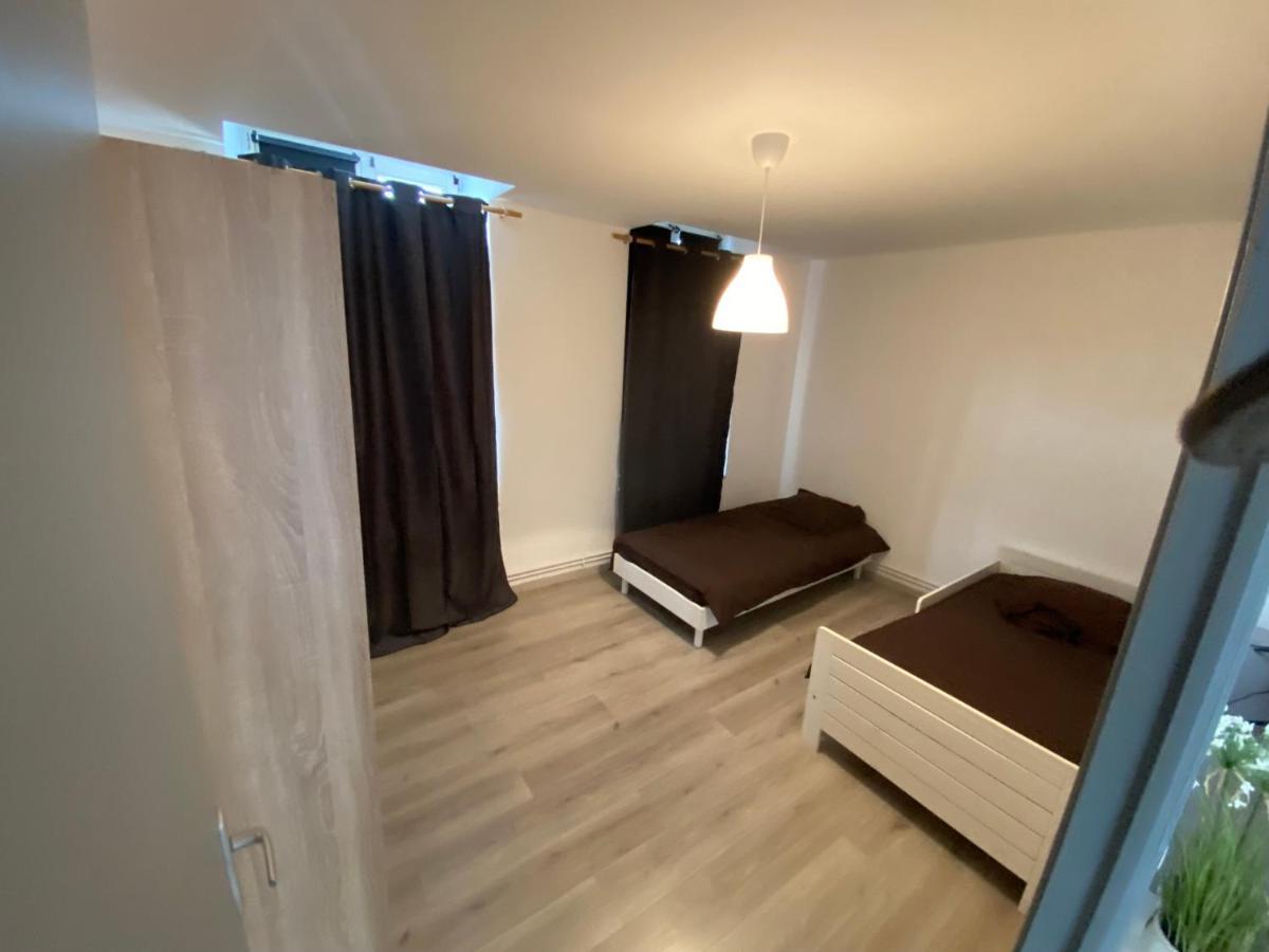 Joli Appartement Avec Parking Gratuit Sur Place Givet Eksteriør billede